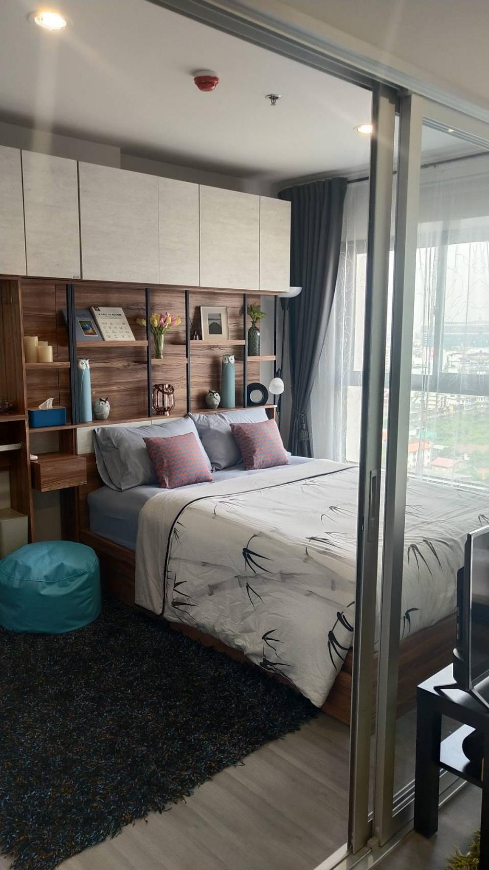 For SaleCondoPinklao, Charansanitwong : The Parkland Charan - Pinklao Condo for rent : 1 bedroom for 31 sqm. Pool View​ on 19fl. C building.With fully built in and furnished and electrical appliances.Next to MRT Bangyikhan​.Sale only for 3.29 MB.