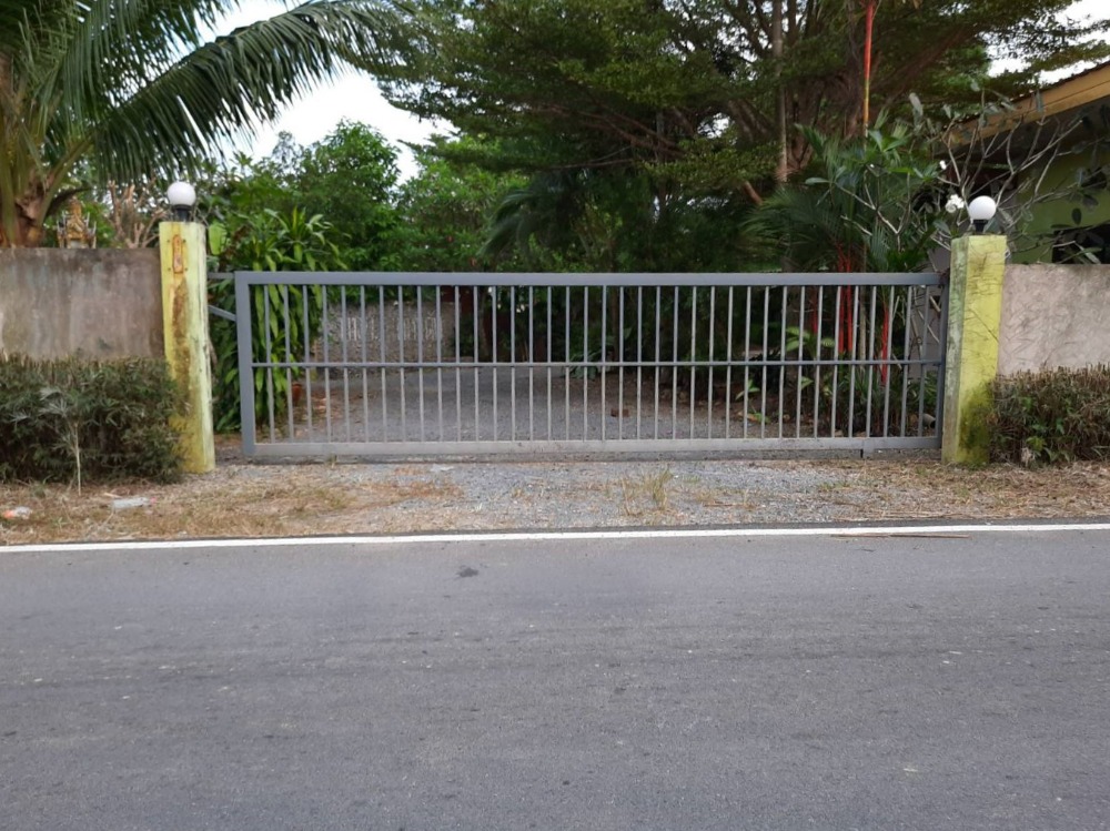 For SaleLandPhangnga : Land for sale with buildings, Bang Yuan Garden, Phang Nga