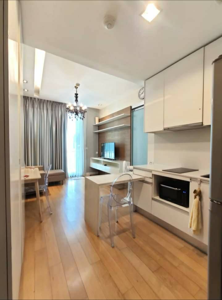 For RentCondoLadprao, Central Ladprao : Condo for rent, Equinox Phaholyothin-Vibhavadi, near St. John University, MRT Phaholyothin 1 bedroom, 1 bathroom, 1 living room, 1 kitchen, 24th floor, 40 sq m. 18,000 baht / month, interested call 097-4655644 TC HOME