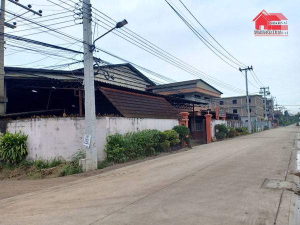 For RentFactoryMahachai Samut Sakhon : Factory/warehouse for rent, area 1 rai 2 ngan, usable area 2,000 sq m, office, electricity 50 KVA, Soi Wora 11, Sethakit Road 1, rental price 80,000 baht/month