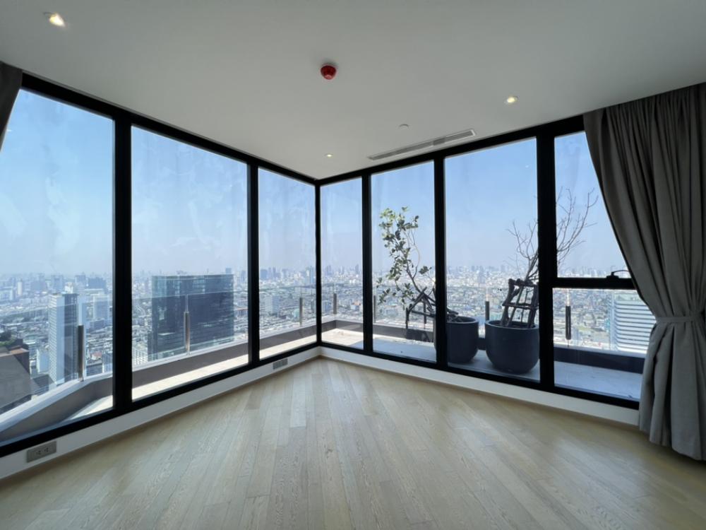 ขายคอนโดพระราม 9 เพชรบุรีตัดใหม่ RCA : Penthouse ‼️ยูนิตสุดท้าย‼️ทำเลพระราม9 ชั้นสูง วิวสวยมาก มีระเบียง🔥🔥