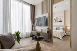 For RentCondoSukhumvit, Asoke, Thonglor : 📣 Rent with us and get 500! For rent, The Esse Asoke, beautiful room, good price, very nice, ready to move in MEBK07207