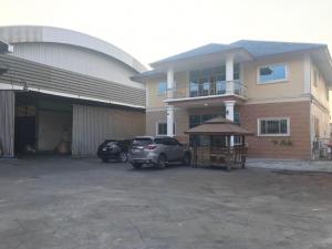 For RentFactoryMahachai Samut Sakhon : Factory warehouse for rent 6 rai warehouse area 4,300 square meters, with 2 two-storey offices, 80 tons of scale, with a cement patio, 2,000 square meters wide, water and electricity ready, with 4 roads in front, 12 meters wide, Samut Sakhon
