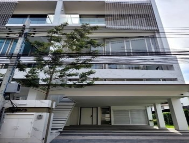 For RentHome OfficeChokchai 4, Ladprao 71, Ladprao 48, : For Rent Building for rent / Home Office 4 floors, Luxe 35 Project Luxe 35 / has a passenger elevator / large house with a side garden / very good location, Soi Lat Phrao 35 / suitable as an office, able to register a company