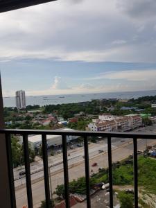 For SaleCondoSriracha Laem Chabang Ban Bueng : Condo for sale, Knightsbridge Theial, Sriracha, sea view, selling below market price.