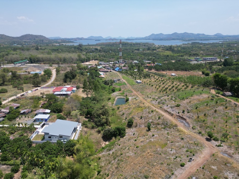 ขายที่ดินจันทบุรี : ขาย ที่ดินโป่งน้ำร้อน ติดถนนหลัก 317  จันทบุรี-สระแก้ว เหมาะทำกิจการต่างๆ หรือ ทำสวนผลไม้ ทำรีสอร์ท