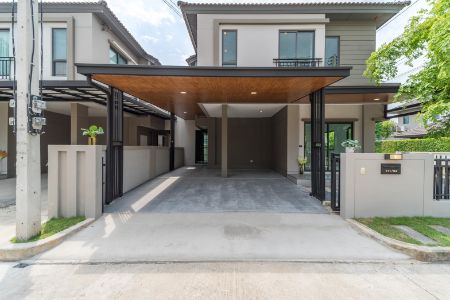 ขายบ้านปทุมธานี รังสิต ธรรมศาสตร์ : ขาย บ้านเดี่ยว เวนิว ติวานนท์ 167 ตรม. 38.5 ตร.วา บ้านสวย Renovate พร้อมยื่นBank