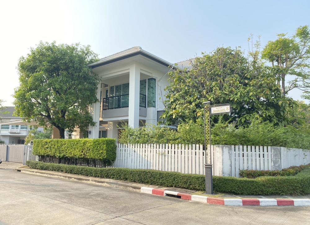 ขายบ้านนวมินทร์ รามอินทรา : 📍บ้านโครงการ บางกอก บูเลอวาร์ด รามอินทรา3 ขาย 🏠 บ้านเดี่ยว 2 ชั้น 5 ห้องนอน 5 ห้องน้ำ1 ห้องแม่บ้าน1 ห้อง อ่านหนังสือ1 ห้องครัวโครงการบางกอก บูเลอวาร์ด รามอินทรา 3 เป็นพื้นที่ใหญ่ที่สุดในโครงการ หลังหัวมุมพื้นที่ 130 ตรว.  (517.2 ตรม.)ราคา 28,500,000  บาท 