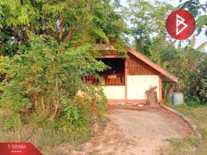 For SaleLandNakhon Sawan : Urgent sale of land with buildings, area 4 rai 2 ngan, Phayuha Khiri, Nakhon Sawan, next to the main road.