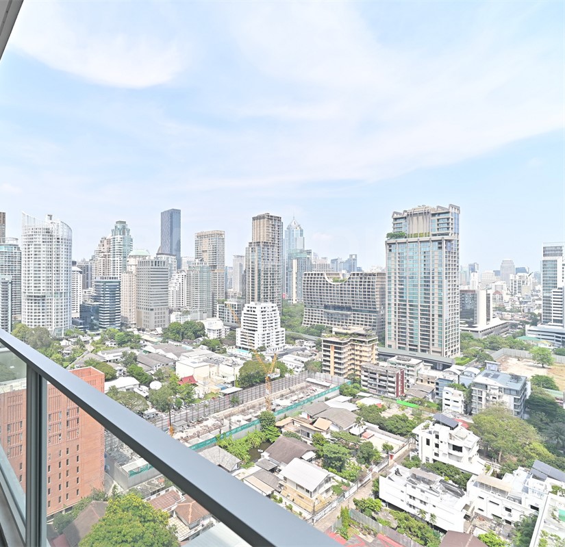 For SaleCondoWitthayu, Chidlom, Langsuan, Ploenchit : ✨Best Deal✨For Sale Condo 185 Rajadamri, 3 Beds 3 Baths, 162.37 sq.m. Rare & Good unit, luxury fully-fited, premium view. Super luxury free hold condo near BTS Rajadamri