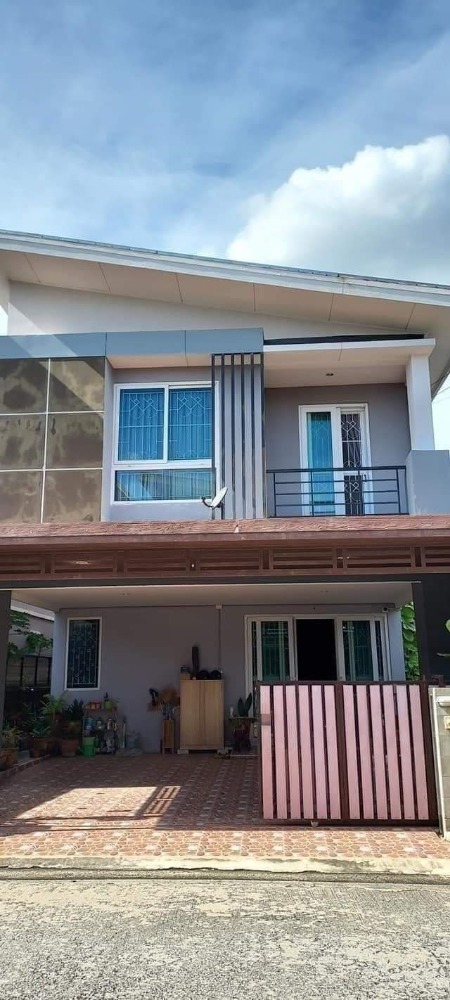 For SaleHousePathum Thani,Rangsit, Thammasat : 🏡P. Selling cheap townhouse in Phonthisan 5 Village, Thanyaburi, Khlong 7, beautiful condition, new, clean.