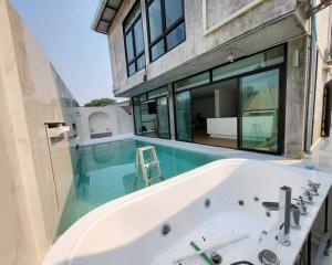 For RentHouseChiang Mai : Luxury house for rent with private pool near by 5 min to Big C Mae Hia, No.9H606