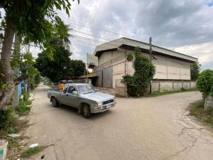 For SaleWarehousePhitsanulok : Warehouse for sale next to the office In the middle of Phitsanulok city, size 1 ngan, 89 square wa, special price, in the middle of Phitsanulok city, Muang district, behind Phibunsongkhram Rajabhat in the city, there is a staff house behind the warehouse.