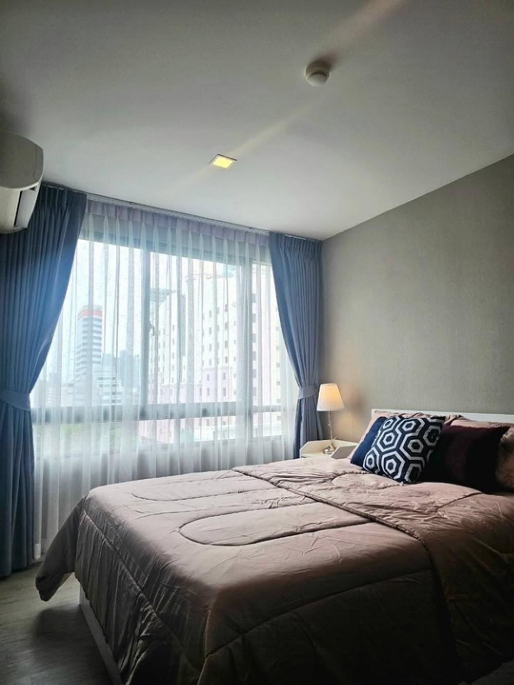 For RentCondoRatchadapisek, Huaikwang, Suttisan : ❤️❤️ Condo Metro Luxe Ratchada, Building D, interested line/tel 0859114585 ❤️❤️ 8th floor (pool view), large room size 36 sq m, complete electrical appliances ✅ 2 air conditioners, bedroom/living room ✅ Front-loading washing machine ✅ Microwave ✅ Water he