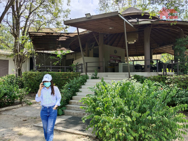 For SaleBusinesses for salePak Chong KhaoYai : Selling Khao Yai resort project, area 5 rai, there are 10 houses, fully air-conditioned, with food court, parking, project on the road, Pak Chong District, Nakhon Ratchasima Province, selling price 50 million baht.