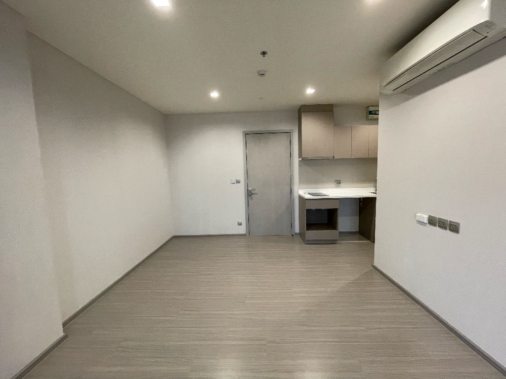 For SaleCondoOnnut, Udomsuk : Life Sukhumvit 62, room 1 Bed 35 sq m., near BTS Bang Chak 200 meters, new room close to first hand, near the expressway entrance. East room