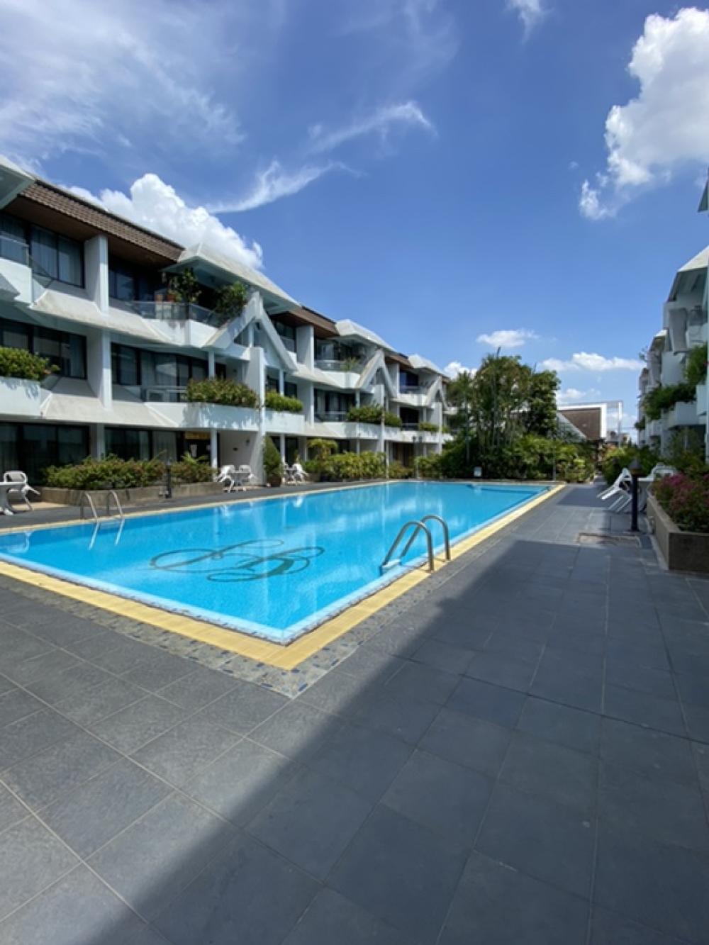 For RentTownhouseChokchai 4, Ladprao 71, Ladprao 48, : Town Home with Garden and Pool View for Rent Ladprao/Suthisarn Area