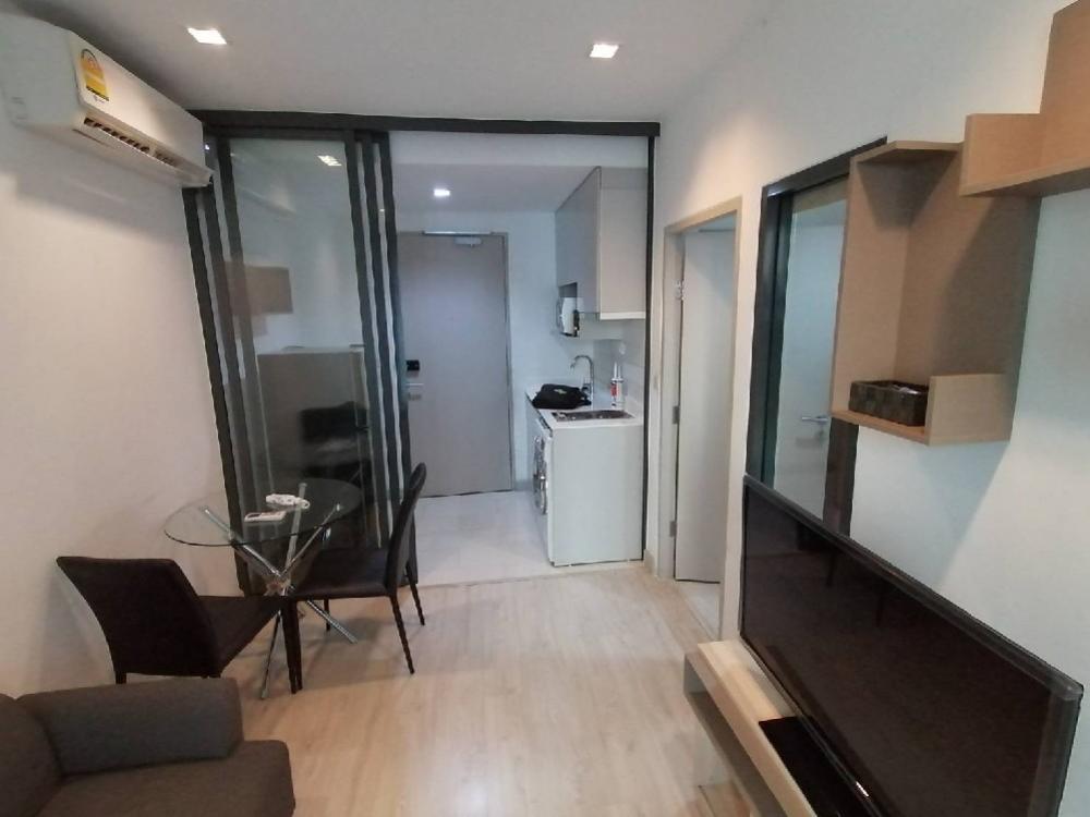 For RentCondoWongwianyai, Charoennakor : For rent urgently!!! Condo Ideo Mobi Sathorn🥰 1 bedroom 30​ Square meters with furniture and electrical appliances.