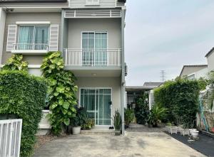 For SaleHouseSamut Prakan,Samrong : BB97 Twin house for sale, The Village Village Bangna - Wongwaen 2 km. 10