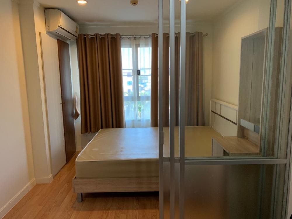 For RentCondoPattanakan, Srinakarin : Building C room, swimming pool view Complete electrical appliances