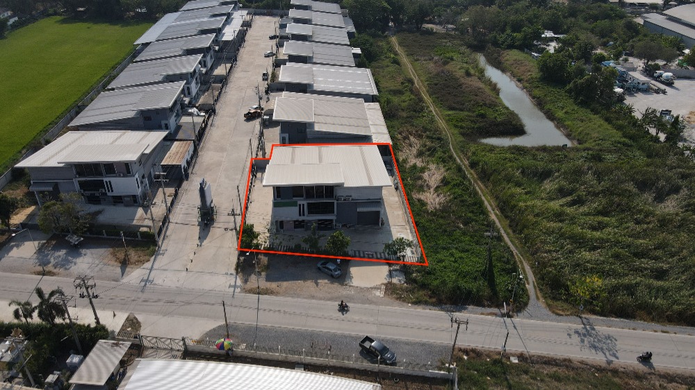 For SaleFactoryPathum Thani,Rangsit, Thammasat : Selling cheap, mini factory, 238 square meters, corner plot, in front of the 3-storey office project, Lam Luk Ka Khlong 9 The Wealth mini factory