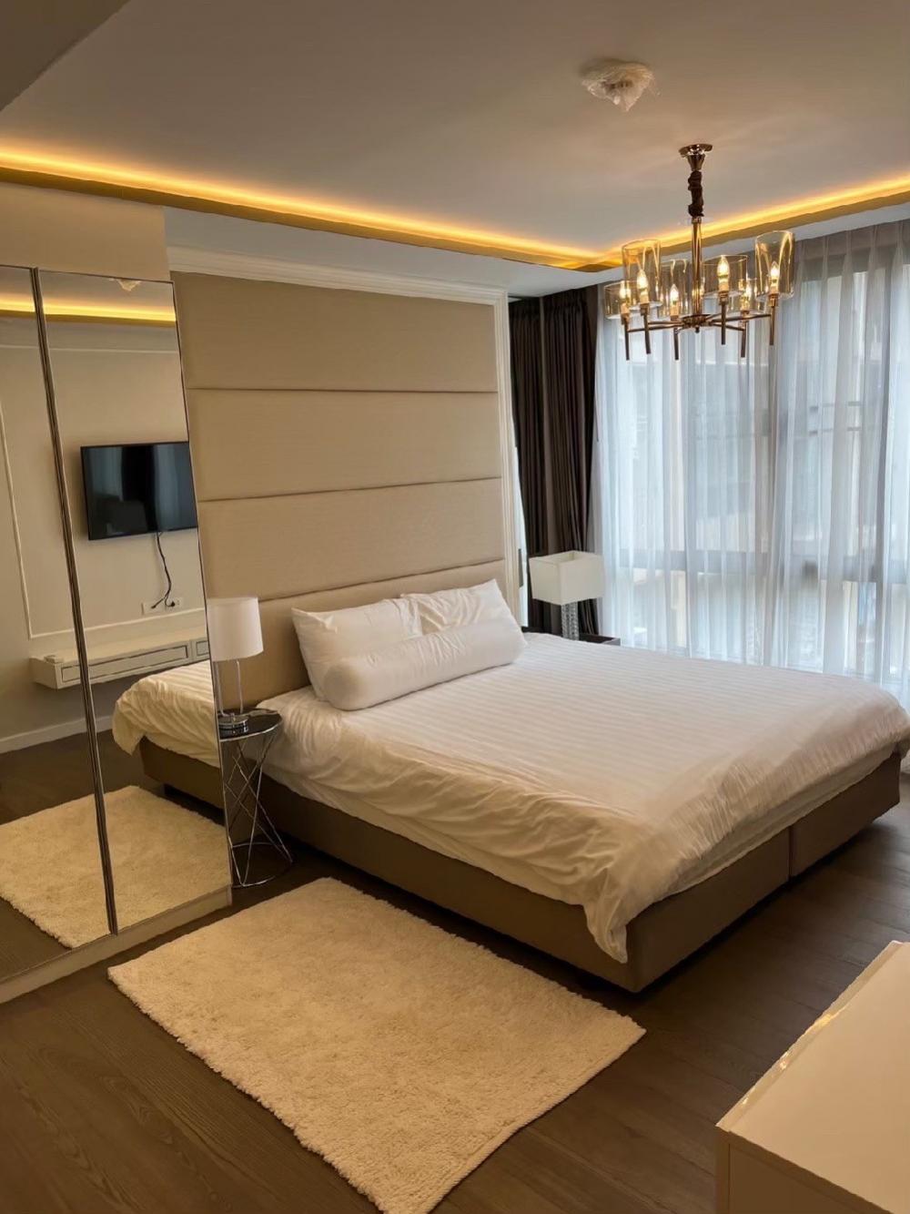 For SaleCondoRatchadapisek, Huaikwang, Suttisan : Selling the cheapest condo project, Amaranta Residence (Amaranta Residence), very beautiful pool view, next to MRT Huai Khwang, 150 meters