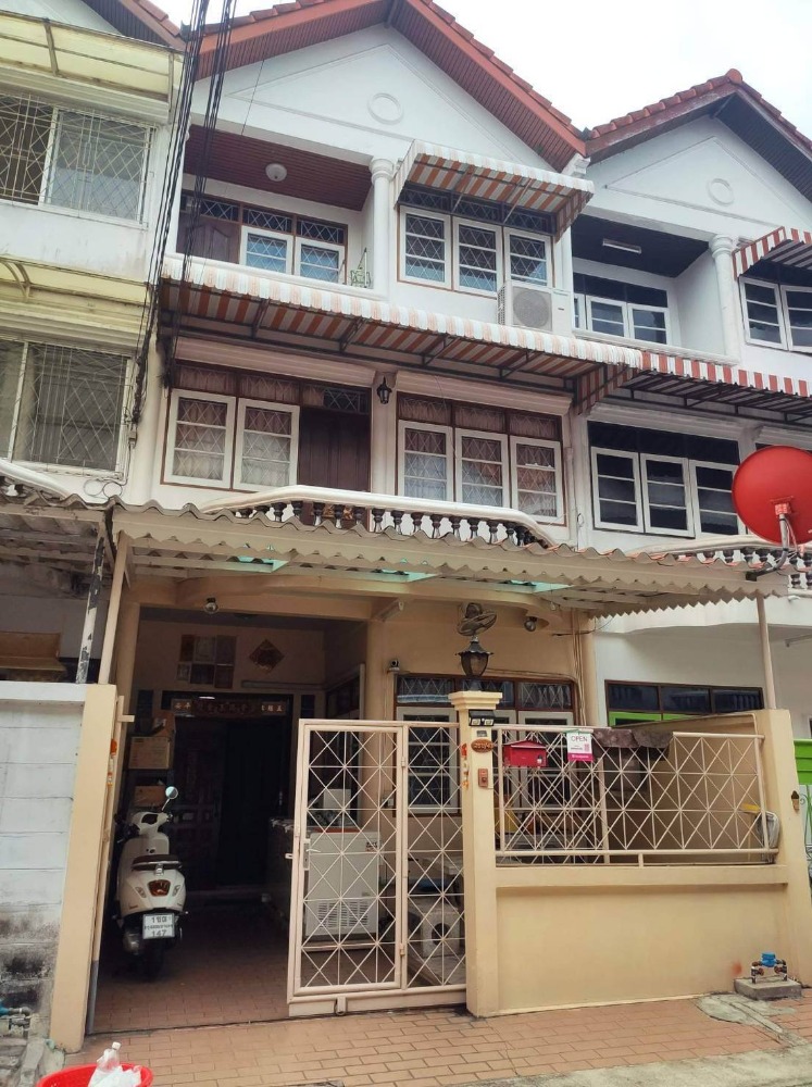For SaleTownhousePinklao, Charansanitwong : Townhouse near MRT Charansanitwong 13, only 700 meters (Soi Commercial Thonburi 12 Intersection 4)