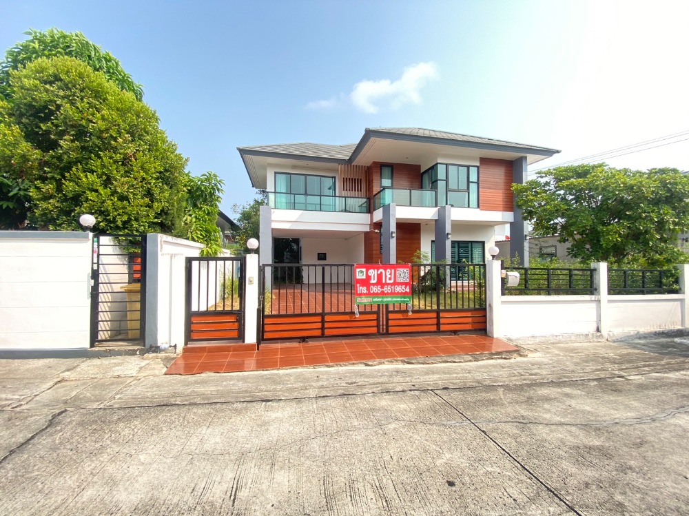 For SaleHouseRayong : 2-storey detached house for sale, 72 square meters, Nara Villa Village Shady atmosphere, convenient transportation, near Phayun Beach, Ban Chang District, Rayong Province