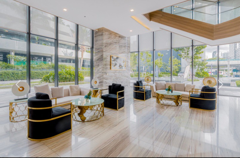 ขายคอนโดพระราม 9 เพชรบุรีตัดใหม่ RCA : One 9 Five Condo for SALE  Studio 28 ตรม.  พร้อมอยู่ @4,450,000 ห้องจริงพร้อมให้เข้าชมค่ะ โทรเลย  096-2615656  Studio กว้าง 28 ตรม. 1 ห้องนอน 1 ห้องน้ำ  พร้อมอยู่    Location : Rama 9  Selling Price :  4,250,000 Baht