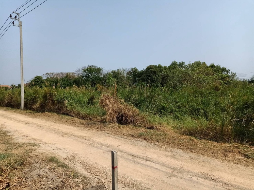 For SaleLandLadkrabang, Suwannaphum Airport : Land for sale, 100 sq m., next to Chao Khun Village, Soi Chalong Krung 19, good atmosphere, quiet, private, convenient transportation Can access many routes The owner is selling by himself. If interested, contact 085-550-1599.