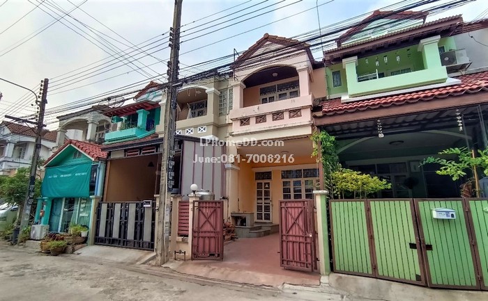 For SaleTownhousePathum Thani,Rangsit, Thammasat : Townhouse for sale, townhouse grade level, Nanthana Garden Rangsit Pathum Thani, near Poonsap Market Future Park, Rangsit Market, convenient transportation, near the entrance-exit of the expressway Bang Poon - Bang Pa-In