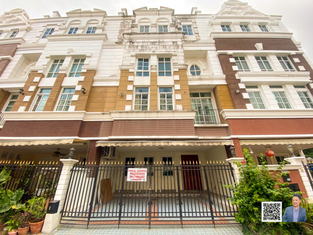 For SaleTownhouseOnnut, Udomsuk : Selling a 4-story townhouse with a relatively spacious living area on Sukhumvit 101/1, Wachira Tham Sathit.
