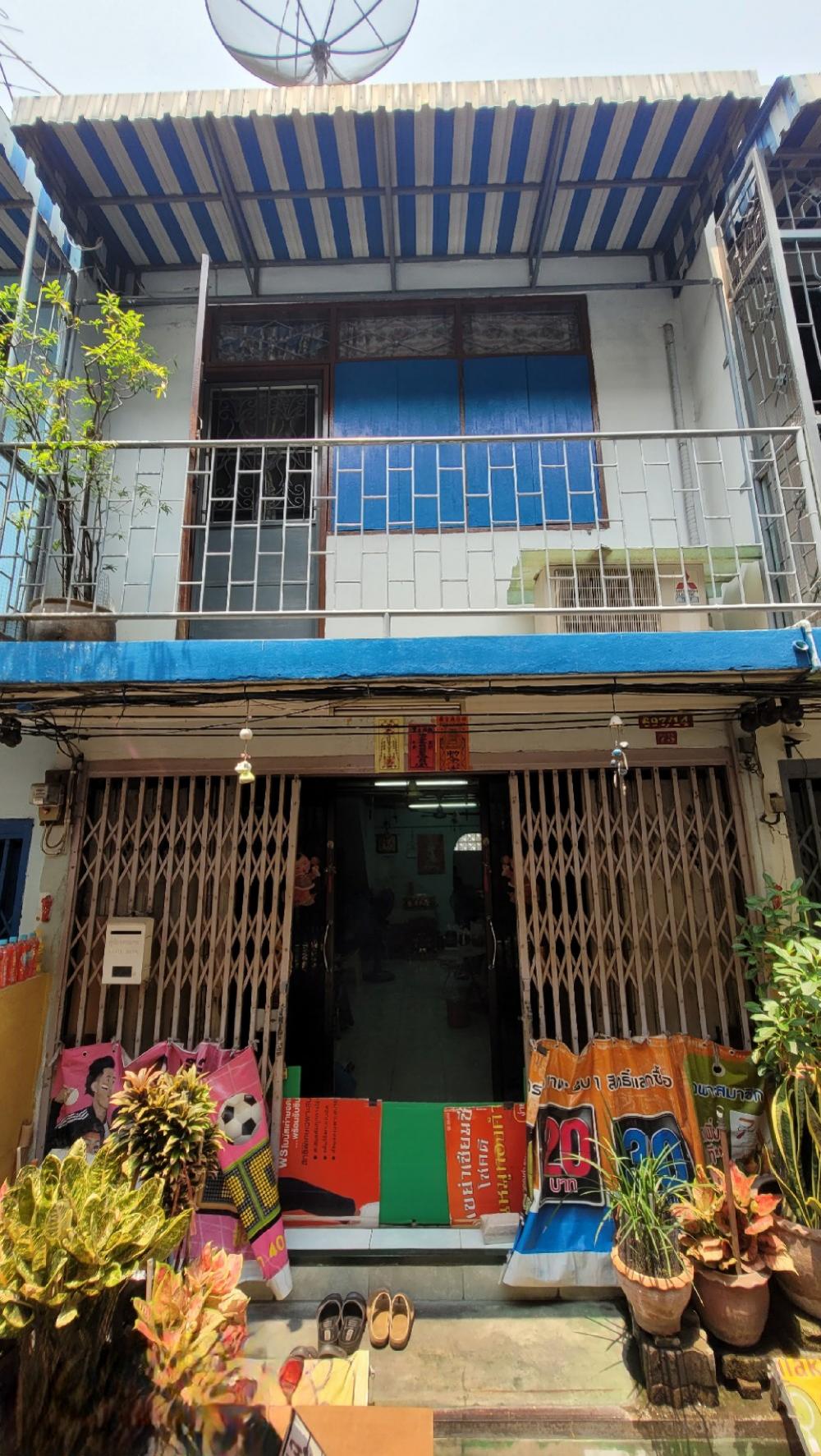 For SaleShophouseSathorn, Narathiwat : 2 storey commercial building for sale, call 0861264479,0931495954 Soi Chan Road 27 Intersection 6
