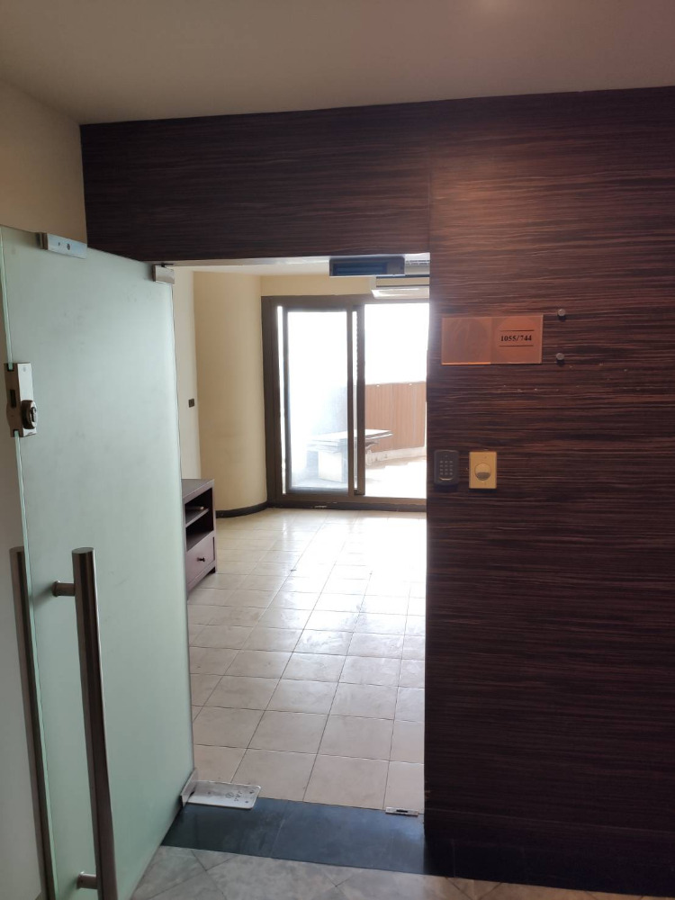 For SaleCondoSilom, Saladaeng, Bangrak : Sale State Tower 189 sqm., 34th floor, river view, south, can office
