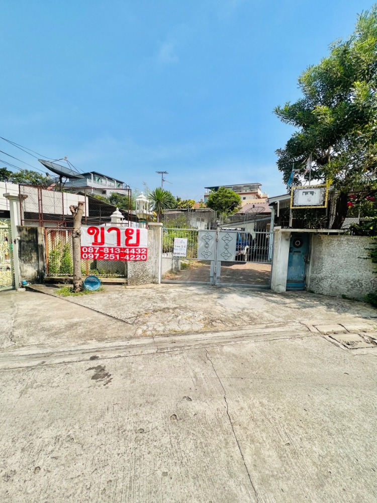 For SaleHouseThaphra, Talat Phlu, Wutthakat : House for sale Petchkasem 30, near 2 BTS lines, Ratchada Thapra, Ratchaphruek