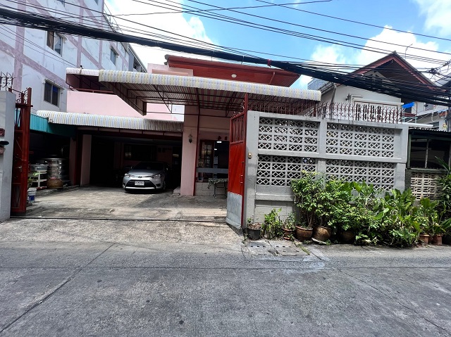 ขายบ้านสุขุมวิท อโศก ทองหล่อ : ขาย บ้านเดี่ยว 52 ตร.ว ซอย สุขุมวิท 49/14 ใกล้ BTS ทองหล่อ