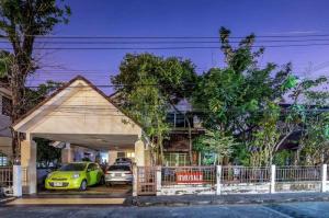 For SaleHouseSriracha Laem Chabang Ban Bueng : Two-storey detached house for sale Country Home 3 village near J Park, shady, pleasant, in the heart of the community, very convenient to travel