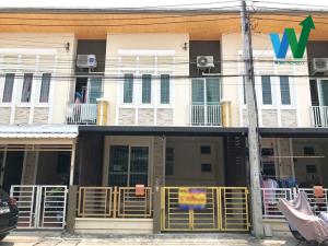 For SaleTownhouseLadkrabang, Suwannaphum Airport : Golden Town Village 2 On Nut-Lat Krabang Cheap house for sale, 3 bedrooms, 2 bathrooms, near Robinson Lat Krabang.