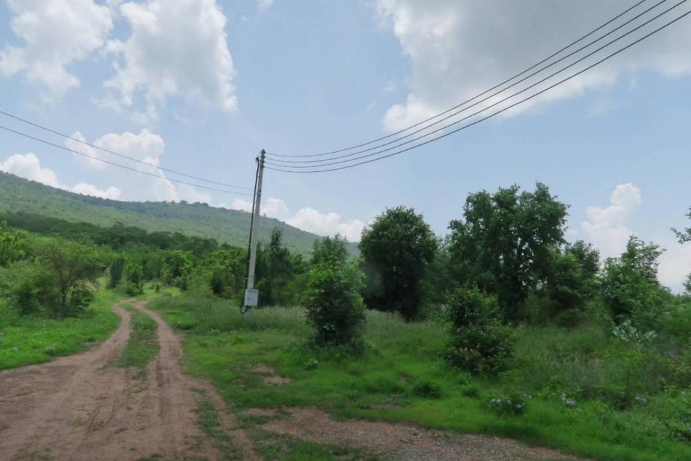 For SaleLandPak Chong KhaoYai : Land for sale, the price is lower than the market price, more than 6 hundred thousand per rai, near Lam Ta Khong, Pak Chong District.