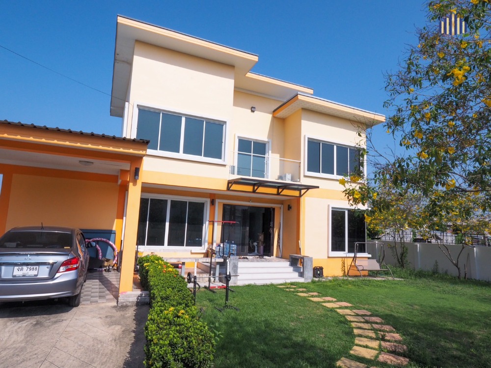 For SaleHousePathum Thani,Rangsit, Thammasat : Urgent sale!!️ 2-storey self-designed detached house, Krisada Nakhon Village 19, Khlong Nueng, only 600 meters from Phaholyothin Road!!️