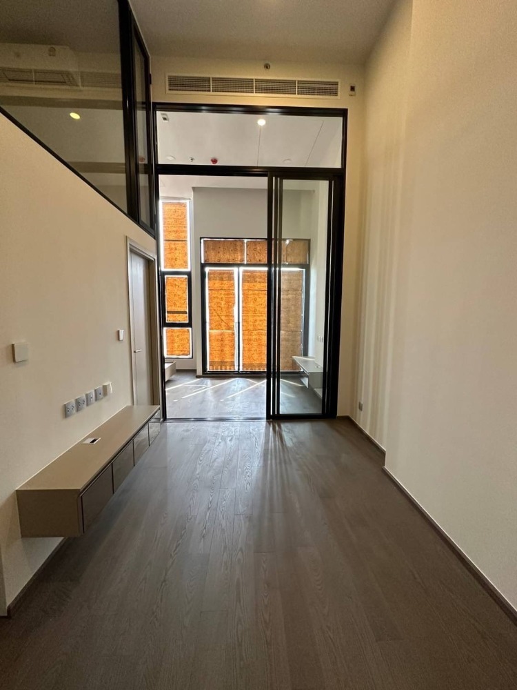 For SaleCondoRatchathewi,Phayathai : Condo for sale, Park Origin Ratchathewi, Park Origin Ratchathewi, 27th floor, size 35.00 sq m, 1 bedroom, 1 bathroom, Loft condo, ceiling 4.25 meters, high privacy, in the heart of the city, near BTS Ratchathewi and next to the Orange Line BTS Ratchathewi