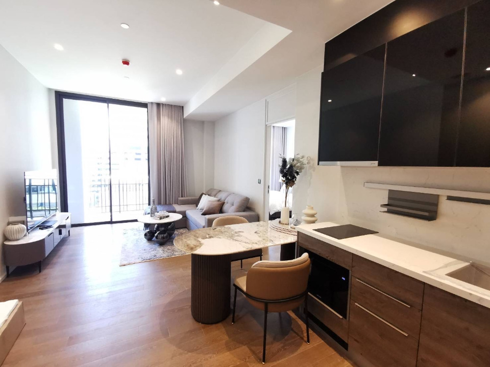 ให้เช่าคอนโดวิทยุ ชิดลม หลังสวน : Muniq Langsuan: 1bed 1bath 56.42sqm. 65,000/mth Am: 0656199198