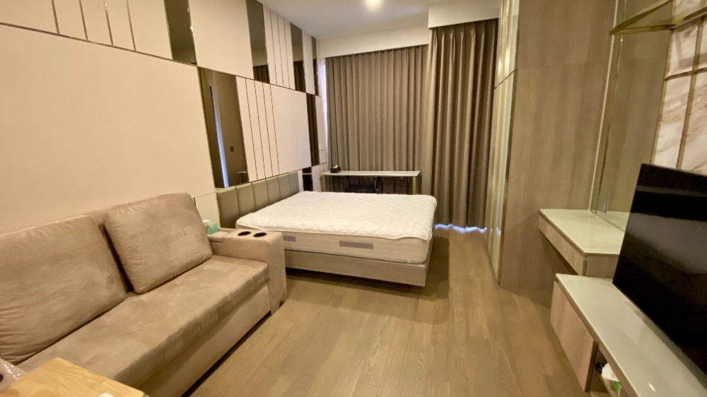 For RentCondoRatchathewi,Phayathai : Luxury condo for rent on Phayathai : Park Origin Phayathai, very beautiful and new room, 8th floor, ready to move