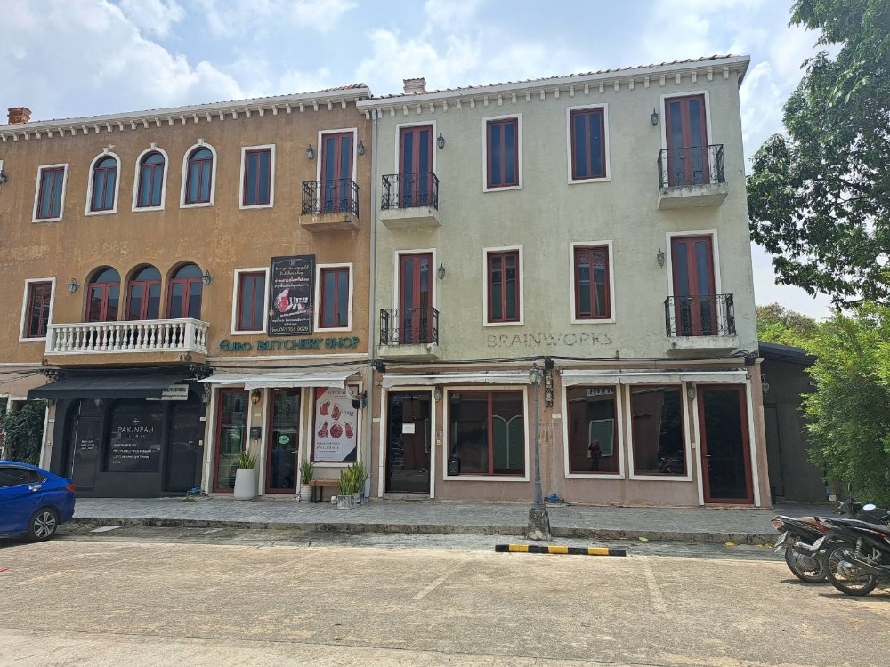 For SaleShophouseNawamin, Ramindra : Business location in Watcharapol area!! Office building for sale, commercial building, 2 units, behind the corner, 3 floors, 50.8 sq m. Venice Di Iris Watcharapon Project, Urgent Sale