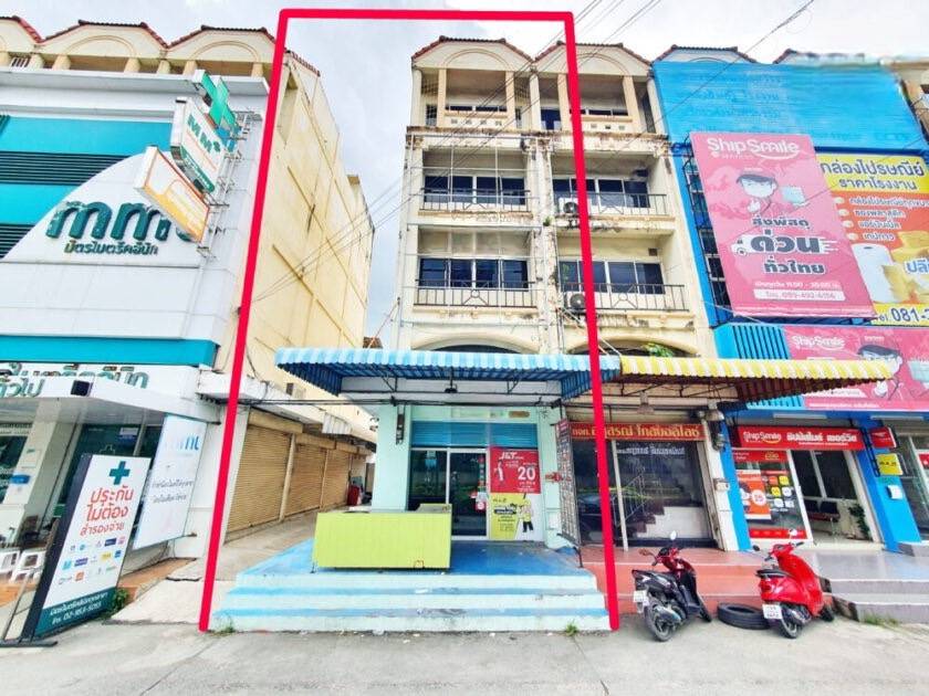 For SaleShophouseSamut Prakan,Samrong : For sale: 4.5 floors commercial building, close to main road Praksa 14, Bangpu Industrial Estate