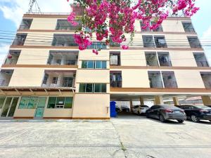 For SaleBusinesses for saleKasetsart, Ratchayothin : For sale 5-storey apartment with elevator Chandrakasem Rajabhat U. Ratchada32-36 MRT Ladprao 2 km.