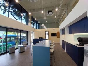 ให้เช่าสำนักงานสีลม ศาลาแดง บางรัก : ให้เช่า Serviced Office ฺBTS ศาลาแดง และ มี Locationsอื่น หิ้วโน๊ตบุ๊คก็เข้าทำงานได้ทันที เฟอร์ครบ เดินทางสะดวกมาก มีห้องหลายขนาดให้เลือกตามความเหมาะสม ค่าเช่ารวมทุกอย่างแล้ว