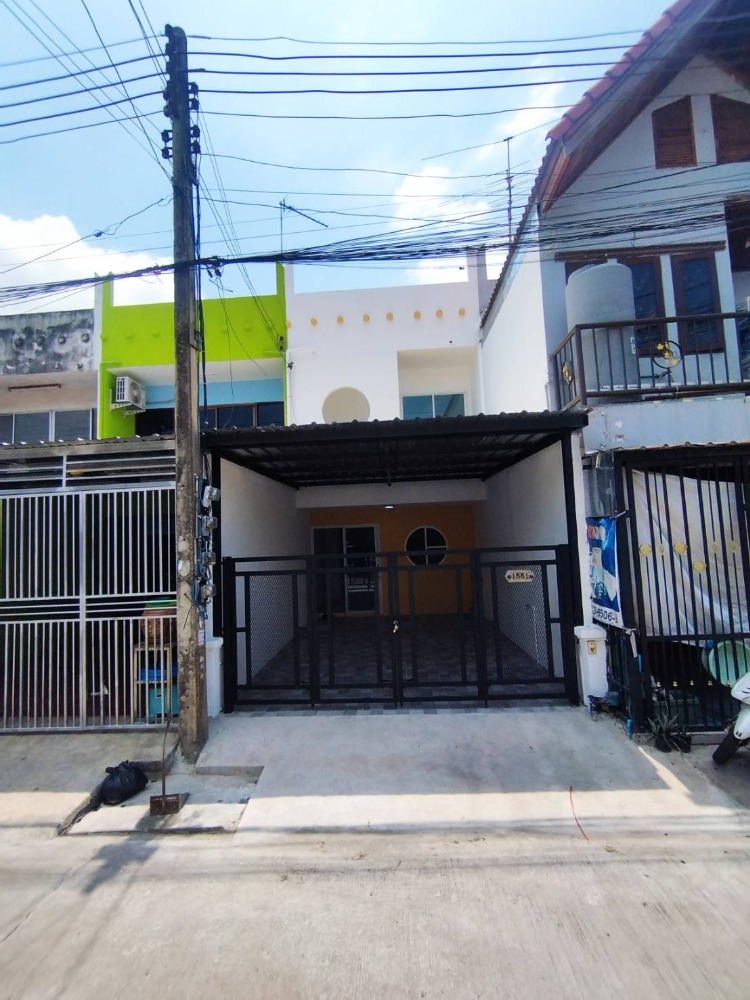 For SaleTownhousePathum Thani,Rangsit, Thammasat : 2-story townhouse, Prempree Village, Rangsit-Klong 2, along Klong 2, Rangsit-Nakhon Nayok, Thanyaburi, Zeer Rangsit, Future Park Rangsit, Dream World, Talad Thai, North Bangkok University, Chokchai Rangsit School. Paolo Rangsit Hospital Renovated