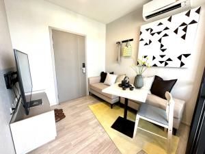 For SaleCondoBangna, Bearing, Lasalle : 1 bedroom 2.79mb, beautiful view, fully furnished, 0 baht down payment, Free ALL, 9,000 installments, much cheaper than renting.