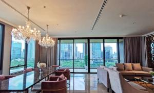 For SaleCondoWitthayu, Chidlom, Langsuan, Ploenchit : For Sale !!! Sindhorn Residence, 2 bedrooms, on the top floor of the project, beautiful room, sold with tenants